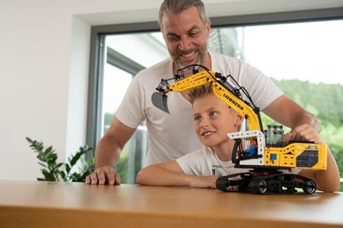 fischertechnik Liebherr R938 Pneumatic Excavator Kit from 10 Years - Image 5