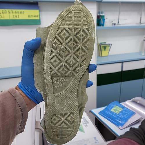 Crime Scene Solve The Pooch Sleuths Case, Cast Shoeprints - Detect Theft - Includes Online Streaming Video - Image 3