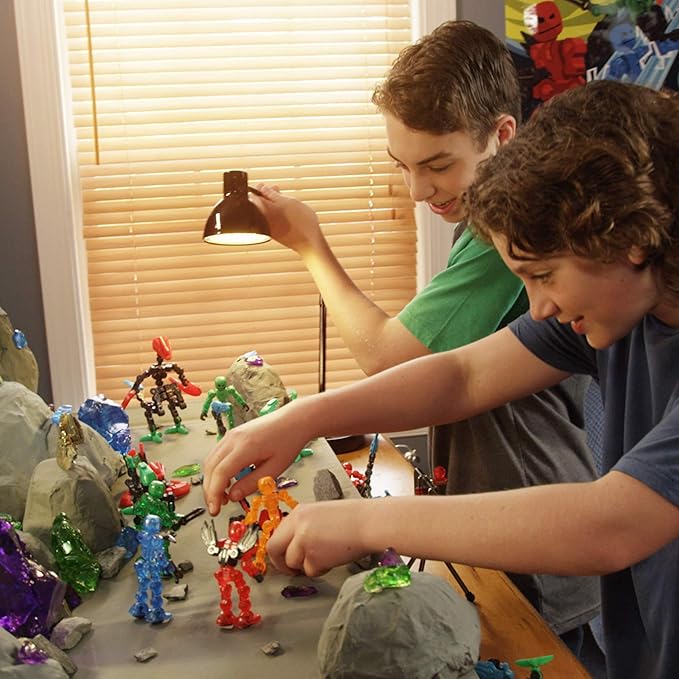 Zing Klikbot Zanimation Studio - Includes 2 Klikbots, Phone Stand/Holder and 2 Sided Backdrop Screen, for Ages 6 and Up