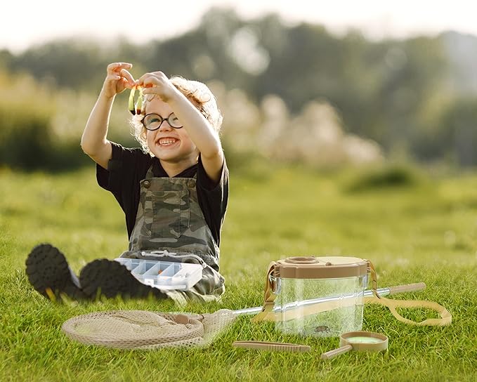 Montessori Mama Kids' Bug Catching Kit - Complete Insect Exploration Set with Habitat, Extendable Net, Magnifying Tools & Carry Strap - Educational Outdoor Adventure Gift